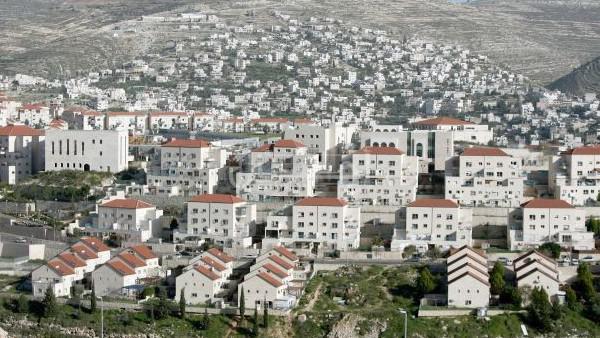 المستوطنون يسعون لبناء بؤرة استيطانية جديدة على أراضي الفلسطينيين قرب نابلس